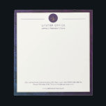 Bloc-note Bureau de l'avocat élégant professionnel personnal<br><div class="desc">Magnifique avocat au bureau du droit simple élégant bloc-notes modèle avec une balance de justice en faux or et logo de lauriers et script personnalisé sur un arrière - plan blanc cassé avec un cadre en faux cuir violet foncé (IMPRIMÉ). Personnalisez-le avec vos informations ! Convient pour les affaires juridiques,...</div>