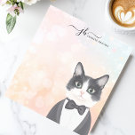 Bloc-note Chat Tuxedo Élégant Aquarelle Personnalisé<br><div class="desc">Ce bloc-notes personnalisé présente un adorable chat tuxedo vêtu d'un nœud papillon et d'un costume, sur un fond aquarelle pastel doux avec un effet bokeh subtil. Le design charmant et fantaisiste est parfait pour les amoureux des chats, les propriétaires d'animaux de compagnie et ceux qui apprécient la papeterie élégante et...</div>