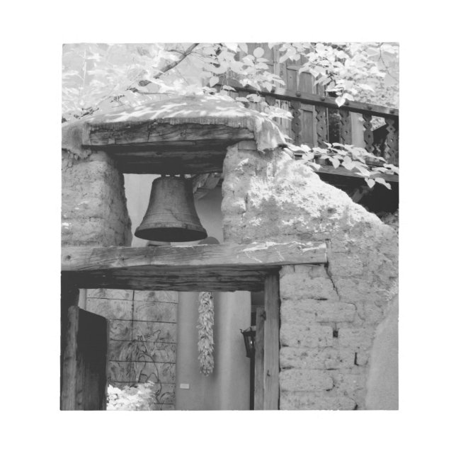Bloc-note Cloche en adobe rugueuse dans l'entrée, Santa Fe,  (Devant)