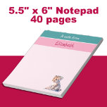 Bloc-note Cute léopard nom personnalisé enfants roses<br><div class="desc">Cet adorable bloc-notes de 5, 5 po x 6 po est parfait pour les enfants qui aiment faire leur marque ! Avec 40 pages, il présente un design léopard super mignon avec l’expression "A Note From", prêt à être personnalisé avec le nom de votre enfant. Qu’il s’agisse de noter des...</div>