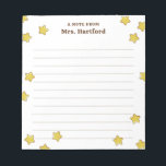 Bloc-note Des Étoiles Jaunes Brillantes Étaient Une Note De<br><div class="desc">Blanc Une note du bloc-notes de l'enseignant de l'école personnalisée avec le nom de l'enseignant en marron contre un arrière - plan blanc et beaucoup d'étoiles brillantes et rondes. Le bloc-notes de l'enseignant sur le thème Gold star avec des lignes et le nom de l'enseignant. Bloc-notes personnalisé pour enseignant avec...</div>