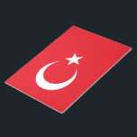 Bloc-note Drapeau turc (Turquie)<br><div class="desc">Ce dessin présente le drapeau national de la Turquie (Türkiye), officiellement la République de Turquie (Türkiye Cumhuriyeti), est un pays transcontinental situé principalement sur la péninsule anatolienne en Asie occidentale, avec une plus petite partie sur la péninsule des Balkans dans le sud-est de l'Europe. La Thrace orientale, partie de la...</div>