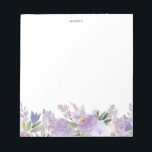 Bloc-note Dusty Purple Peonies et Roses Personnalisé<br><div class="desc">Plaquettes de notes florales violettes. Il dispose d'une guirlande florale aquarelle de fleurs violettes et de roses. Personnalisez en ajoutant des noms,  une date ou une courte phrase. Ce pavé de notes florales violettes sera parfait comme cadeau personnalisé.</div>