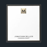 Bloc-note Élégant Monogramme Luxe<br><div class="desc">Élevez votre jeu de papeterie avec ce bloc-notes monogrammé avec typographie classique et un cadre noir avec un monogramme médaillon d'or brossé. Le bloc-notes comprend de l'espace pour le texte personnalisé, comme votre nom et votre titre, ce qui le rend parfait pour un usage personnel ou professionnel. Utilisez-le pour noter...</div>