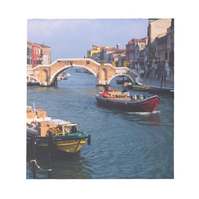 Bloc-note Europe, Italie, Venise. Bateaux apportant (Devant)