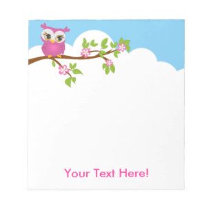 Bloc-note Fille mignonne de hibou sur un bloc - notes de