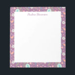 Bloc-note Fleurs d'oiseaux élégantes Motif Mauve Personnalis<br><div class="desc">Un joli motif floral de fleurs mignonnes en bleu sur un mignon arrière - plan violet,  personnalisé avec votre nom.</div>