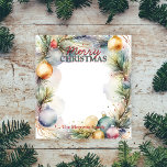 Bloc-note Frontière festive des branches de pin Noël<br><div class="desc">Étendez la joie des fêtes avec ce bloc-notes de Noël personnalisable! Doté d'une bordure festive de branches de pins et d'ornements colorés, il est parfait pour les salutations de vacances, les listes de choses à faire ou les notes festives. Le texte "Joyeux Noël" en haut et le nom de famille...</div>