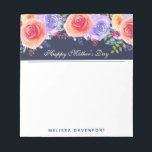 Bloc-note Frontière Fleurs d'aquarelle Fête des Mères<br><div class="desc">Bloc-notes personnalisé avec un joli bouquet de roses aquarellés avec des sprigs,  des feuilles et des branches tous ensemble dans un arrangement floral coloré le long de la bordure supérieure. Arrière - plan bleu marine derrière les fleurs. Le texte dit Bonne Fête des Mères avec un nom personnalisé.</div>