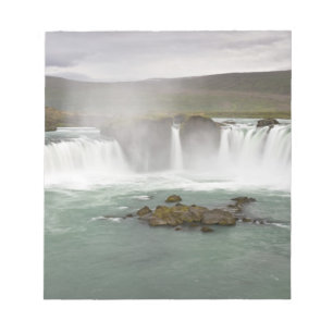 Bloc-note Islande. Vue sur les chutes de Godafoss sur la