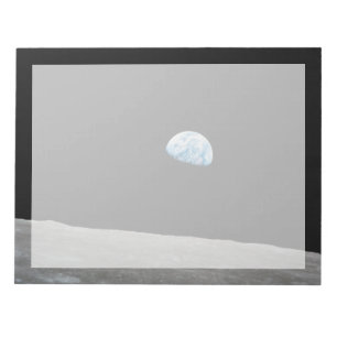 Bloc-note La Terre S'Élève Au-Dessus De L'Horizon Lunaire.