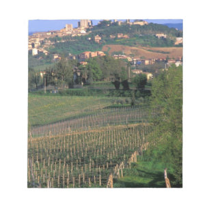 Bloc-note Le village de San Gimignano se trouve dans le pays
