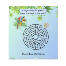 Les perroquets trouvent du labyrinthe de graines s