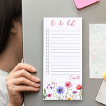 Bloc-note Magnétique Bordure Fleur sauvage colorée Personnalisée Dans L<br><div class="desc">Fleur sauvage coloré à faire liste, personnalisée avec votre nom. Ce joli design a une bordure florale de fleurs sauvages avec typographie lettrée à la main. Conçu comme une liste de choses à faire, le bloc-notes comporte des lignes et des cases à cocher pour aider à garder vos listes à...</div>