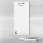 Bloc-note Magnétique Drôle à faire liste, mais d'abord, Football person<br><div class="desc">Une liste amusante à faire qui est parfaite pour les amateurs de football. Design dispose d'un ballon de football et 3 lignes de votre texte personnalisé. Le texte actuel lit "Votre nom" à faire la liste - mais d'abord, le football. Un cadeau parfait pour toute personne qui joue, entraine ou...</div>