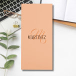 Bloc-note Magnétique Peach Fuzz Nom Personnalisé Élégant<br><div class="desc">Trendy Color Peach Fuzz et Elegant Personnalisé Nom et Monogramme.</div>