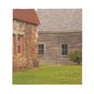 Bloc-note Maine, Ancien bâtiment en pierre et grange en boi