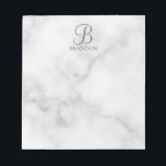 Bloc-note Marbre blanc de script personnalisé Monogramme et<br><div class="desc">Monogramme personnalisé et cadeau de nom caractéristiques monogramme personnalisé en style de police de script classique blanc et nom en style de police de serif classique blanc sur arrière - plan de marbre blanc. Parfait comme cadeau de vacances, cadeau de fête des pères et cadeau pour toutes les occasions spéciales....</div>