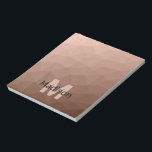 Bloc-note Marron moka motif géométrique en maille Monogramme<br><div class="desc">Bloc-notes personnalisé Monogramme pour l'école et le bureau avec votre initiale et nom personnalisés. Motif géométrique triangulaire en maille avec dégradé ombré brun clair foncé.</div>