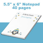 Bloc-note Mignonnes étoiles de pingouin et nom enfants bleus<br><div class="desc">Un bloc-notes pour les enfants. Avec un mignon manchot et des étoiles. Ajoutez un nom. Idée cadeau. Bleu et jaune.</div>