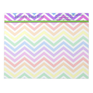 Bloc-note moderne et tendance chevron arc-en-ciel coloré zig