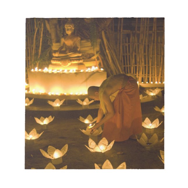 Bloc-note Moines allumant des bougies khom loy et des lanter (Devant)