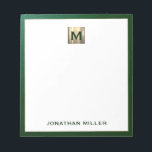 Bloc-note Monogramme de luxe Emerald Gold<br><div class="desc">Gardez vos pensées organisées en style avec ce bloc-notes personnalisé avec un monogramme d'or brossé design initial avec votre nom ou texte personnalisé, encadré dans une riche impression texturée vert émeraude. Idéal pour noter des notes, faire des listes de choses à faire ou écrire des rappels, ce bloc-notes est un...</div>