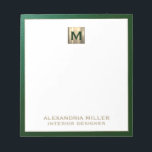 Bloc-note Monogramme Emerald Green Gold personnalisé<br><div class="desc">Restez organisé en style avec ce bloc-notes vert émeraude personnalisé avec un design original en monogramme d'or métallique brossé. Parfait pour noter des notes, des listes de choses à faire et des idées, ce bloc-notes est à la fois fonctionnel et à la mode. Fabriqué avec du papier de haute qualité...</div>