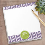 Bloc-note Monogramme personnalisé Motif Chevron vert et viol<br><div class="desc">Un design géométrique audacieux dans des couleurs fraîches et joyeuses. Si vous devez ajuster les monogrammes,  cliquez sur le bouton customiser et apporter des modifications.</div>
