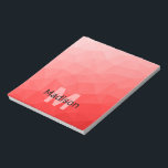 Bloc-note Motif de maillage géométrique à l'ombre rouge<br><div class="desc">Monogramme Personnalisez la papeterie de bureau de l'école de bloc-notes avec votre initiale et votre nom personnalisés. Maille géométrique triangulaire avec dégradé foncé clair.</div>