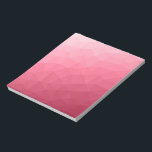 Bloc-note Motif de maillage géométrique rose rose clair<br><div class="desc">Couleur de l'année. Motif en maille géométrique dégradé rose magenta. Maille géométrique triangulaire avec dégradé vert foncé clair.</div>
