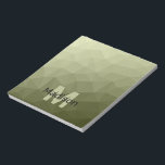 Bloc-note Motif de maille géométrique vert de l'armée Monogr<br><div class="desc">Monogramme Bloc-notes personnalisable papeterie scolaire de bureau avec votre initiale et nom personnalisés. Triangle maille géométrique avec dégradé ombré vert foncé clair de l'armée.</div>