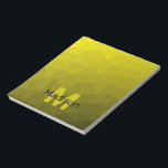 Bloc-note Motif en maille géométrique gris foncé jaune<br><div class="desc">Monogramme Personnalisez avec votre initiale et votre nom personnalisés. Motif de maillage géométrique dégradé d'or jaune. Triangle maillage géométrique avec dégradé noir foncé jaune clair. motif,  ombre,  maillage,  triangles,  géométrie,  géométrique,  dégradé,  cool,  triangle,  lumineux,  motif,  numérique,  jaune,  or,  noir</div>