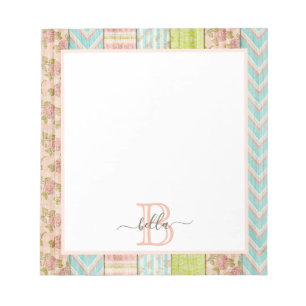 Bloc-note Nom du monogramme Roses de Shabby sur le chalet ru