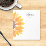 Bloc-note Nom du monogramme Tournesol<br><div class="desc">Ce bloc-notes fleuri et personnalisé est décoré d'un tournesol jaune aquarelle. Facilement personnalisable avec votre nom et monogramme. Utilisez l'outil de conception pour modifier la taille, le style ou la couleur du texte. En créant notre oeuvre, vous ne trouverez pas cette image exacte d'autres créateurs. Aquarelle originale © Michele Davies....</div>