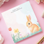 Bloc-note Pastel Bunny et Fleur sauvage Personnalisé<br><div class="desc">Ce charmant bloc-notes personnalisé présente une illustration pastel douce d'un mignon lapin assis parmi des fleurs sauvages délicats. L'arrière - plan doux, d'inspiration aquarelle, apporte une touche rêveuse et fantaisiste, ce qui en fait un endroit idéal pour prendre des notes, faire du journalisme ou donner un cadeau à la nature...</div>