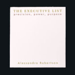 Bloc-note Personnalisé Nom Fun List Lover Pastel Pink Minima<br><div class="desc">Élégant design, élégant et minimaliste, look bloc-notes personnalisé pour le fabricant de listes sans excuses. Délicate élégante arrière - plan féminine rose pastel et classe typographie dorée et marron marron. Ajoutez votre nom et le texte personnalisé, par exemple la phrase amusante qui dit citer LA LISTE EXÉCUTIVE, qui résonne si...</div>