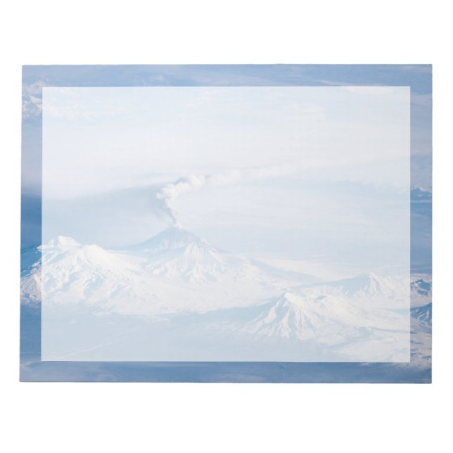 Bloc-note Plume Émanant Du Volcan Kliuchevskoi. (Devant)