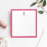 Bloc-note Prép ananas | Personnalisé rose et marine<br><div class="desc">Ajoutez une touche de style preppy chic à votre bureau avec notre tampon de mémo personnalisé dans le rose fuchsia vibrant et bleu marine classique. Le design présente une bordure rose vif avec une petite illustration d'ananas bleu marine et votre nom,  monogramme ou choix de personnalisation.</div>