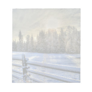 Bloc-note Terrain agricole en hiver Neige au lever du soleil
