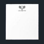 Bloc-note Thème de tennis Nom monographique<br><div class="desc">Les joueurs de tennis individuels et les équipes doubles adoreront ce thème de tennis conçu. Design moderne logo icône avec deux raquettes et une balle. Ajoutez votre nom pour créer un design customisé. Idéal aussi pour les entraîneurs !</div>