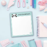 Bloc-note Turquoise Cute Panda Ours & Pâtes Ajouter Votre No<br><div class="desc">Un bloc-notes mignon avec un panda curieux qui regarde derrière la zone d'écriture. Un bloc-notes panda en turquoise avec une grande zone blanche pour l'écriture. Bloc-notes Kawaii personnalisé avec votre nom. Un panda kawaii mignon avec des joues rougissantes et des pattes noires. Notez vos notes quotidiennes sur ce mignon bloc-notes...</div>