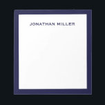 Bloc-note Typographie simple de la marine blanche<br><div class="desc">Un bloc-notes professionnel au design minimaliste bleu marine et blanc. Nom monogramme personnalisé sur un simple arrière - plan blanc,  encadré par une bordure de marine. Personnalisez-vous en utilisant les champs fournis ou utilisez le bouton "message" pour contacter le concepteur pour obtenir de l'aide.</div>