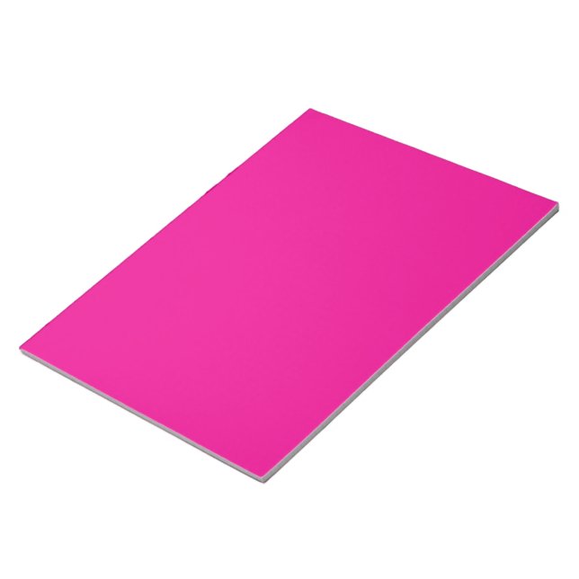 Bloc-note un arrière - plan rose avec une bordure noire (Incliné)