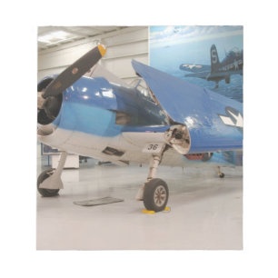 Bloc-note Un avion de combat de la deuxième guerre mondiale