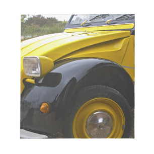 Bloc-note Une vieille Citroen 2CV 2 CV noire et jaune,