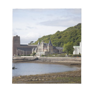 Bloc-note Vue côtière avec bâtiments historiques, Oban,