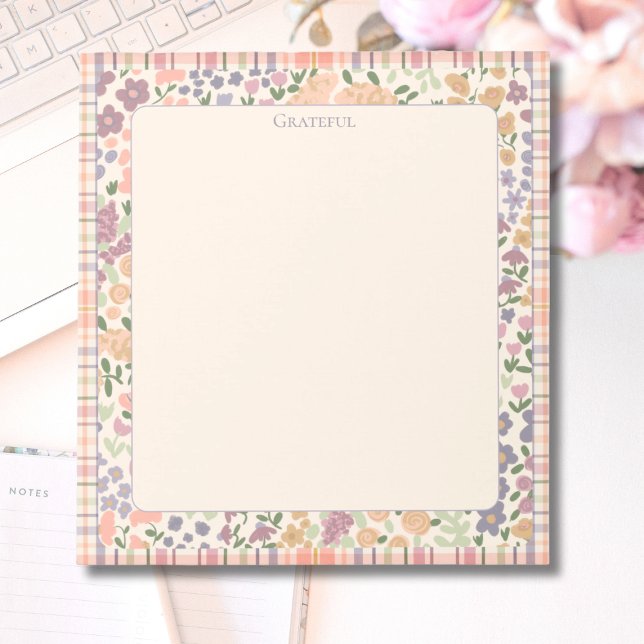 Bloc-notes à carreaux floraux « Grateful » – Papet (Floral Plaid “Grateful” Notepad – Pastel Stationery for Notes & Lists)