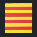Bloc-notes avec Drapeau de Catalogne<br><div class="desc">Montrez votre fierté en Catalogne avec ce bloc-notes patriotique avec le drapeau de la Catalogne ! Avec ses rayures rouges et jaunes audacieuses, ce bloc-notes capture l'identité indéniable du peuple catalan. Que vous soyez en train de noter des rappels, d'esquisser des idées ou de laisser une note chaleureuse, ce pavé...</div>
