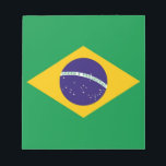 Bloc-notes avec drapeau du Brésil<br><div class="desc">Restez organisé en style avec notre bloc-notes exclusif avec le drapeau du Brésil! Conçu avec une attention minutieuse aux détails, ce bloc-notes est plus qu’un simple article de papeterie, c’est une célébration de la culture et de la créativité vibrantes du Brésil. Le design accrocheur met en évidence l'emblématique drapeau brésilien,...</div>